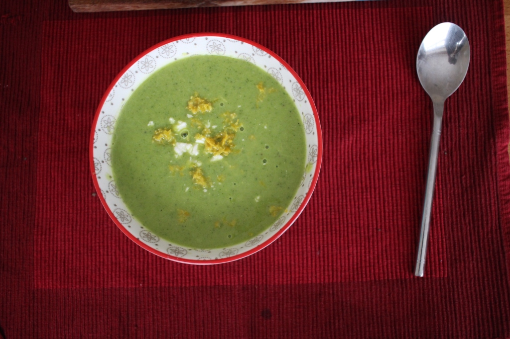 Courgette, pea and basil soup