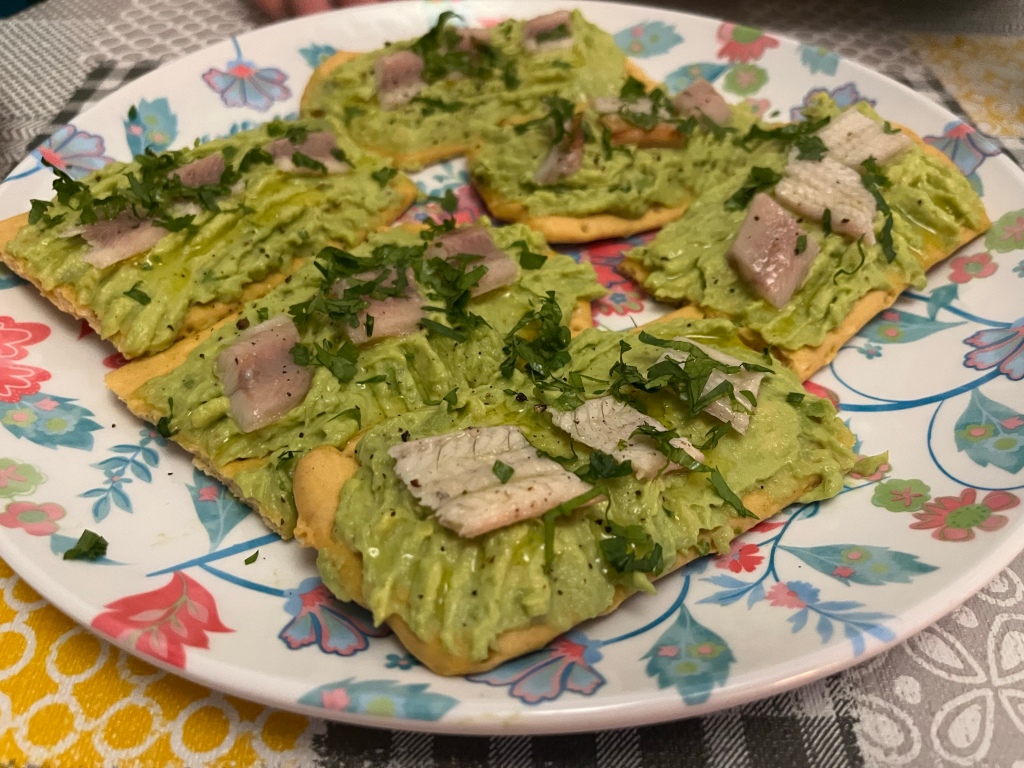 Flatbread with avocado and smoked eels